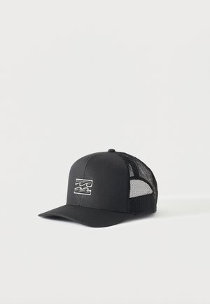 Casquette snapback noire avec visière incurvée et panneau en mesh, avec un logo double vague blanc brodé à l'avant.