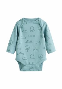 Langærmet baby bodystocking i lyseblåt ribbet stof med sorte linjetegninger af træer, bjerge og skyer. Trykknaplukning i bunden.