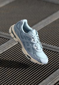 ASICS SportStyle GEL NYC UNISEX - Sporta apavi - dolphin grey/fjord grey