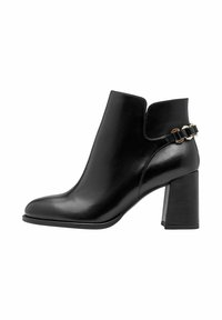 Tamaris Tronchetti - black