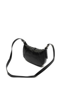 Borsa a tracolla in pelle nera con forma curvata, chiusura a zip e tracolla regolabile. Presenta lievi accenti testurizzati e una finitura liscia.