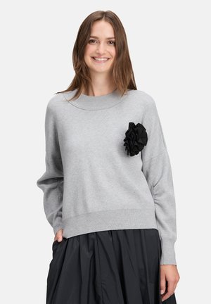 MIT RUNDHALSAUSSCHNITT - Strickpullover - hellgrau