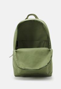 Nike Sportswear HERITAGE UNISEX - Mochila - alligator/alligator/phantom