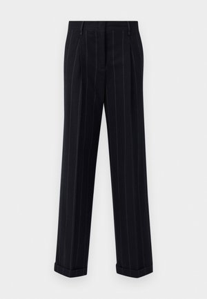 Pantaloni neri a righe sottili con una vestibilità su misura, dotati di orlo con risvolto e pieghe frontali. Realizzati in un tessuto liscio con un design strutturato.