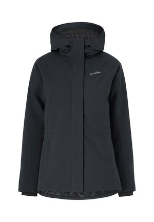 Mørk vandtæt jakke med hætte, udstyret med lynlås foran, sidelommer og et tekstureret stof. Logo trykt på den øverste venstre side.