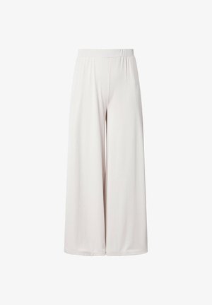 Pantaloni bianchi a gamba larga con vita elastica, tessuto liscio e senza tasche o ornamenti visibili.