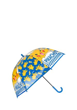 Transparenter Regenschirm mit blauen und gelben Pikachu-Grafiken, Blitzmotiven und einem blauen, gebogenen Griff. "Pikachu"-Text auf dem Stoff.