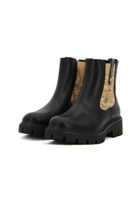 Botas negras de cuero hasta el tobillo con una suela de goma texturizada, que cuentan con un panel con un patrón de mapa en el costado y una lengüeta para facilitar su uso.