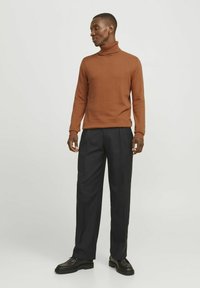 Jack & Jones JJEEMIL ROLL NECK - Maglione - mocha bisque