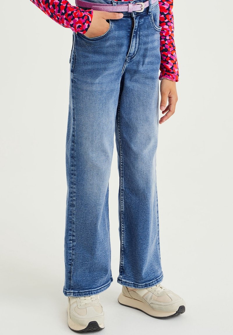 WE Fashion BLUE RIDGE - Flared jeans - blue