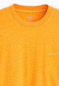 Levi's® RED TAB™ VINTAGE TEE - Tricou basic - autumn blaze