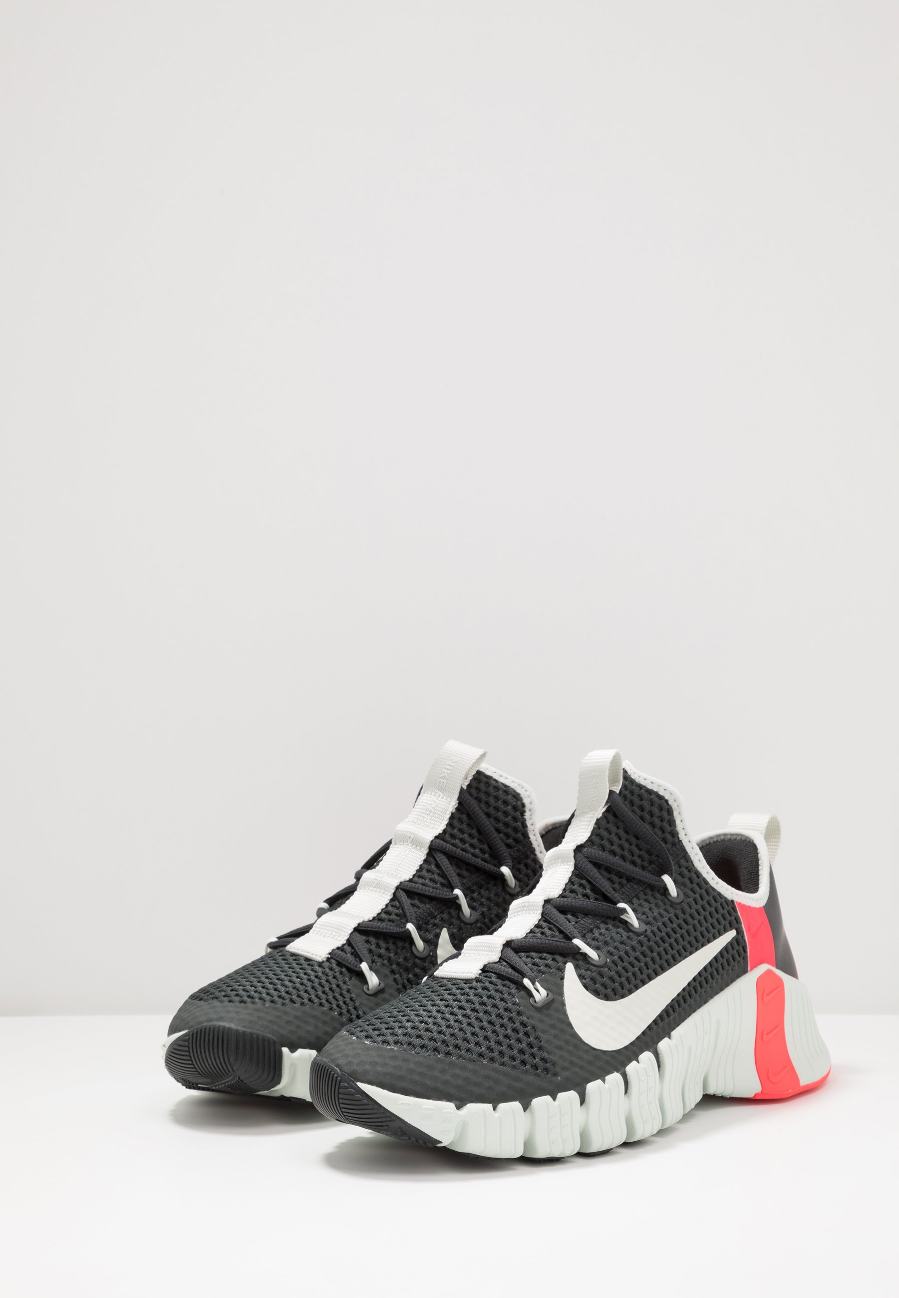 nike metcon 3 grey