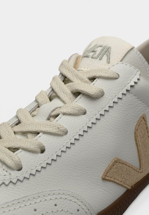 Veja VOLLEY - Trainers - white/platine-coloured/bark — foto 7