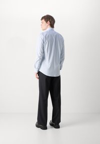 Calvin Klein STRIPE SLIM - Επίσημο πουκάμισο - vista blue