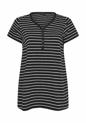 Czarny top z krótkim rękawem z białymi poziomymi paskami, dekoltem w serek i pięcioma czarnymi guzikami na przedniej listwie.