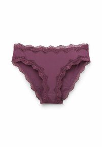 Lila Unterwäsche mit Spitzenbesatz und gewellten Kanten, aus weichem Stoff gefertigt, mit filigranen Details entlang des Bunds und der Beinausschnitte.