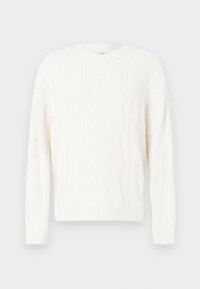 Λευκό πουλόβερ πλεκτής ύφανσης με στρογγυλή λαιμόκοψη, ριμπ μανίκια και ριμπ στρίφωμα. Η υφή περιλαμβάνει πλεχτά και στριμμένα μοτίβα σε όλη τη διάρκεια.