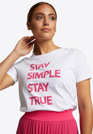ORGANIC T-SHIRT MIT STRASS - Camiseta estampada - raspberry pink