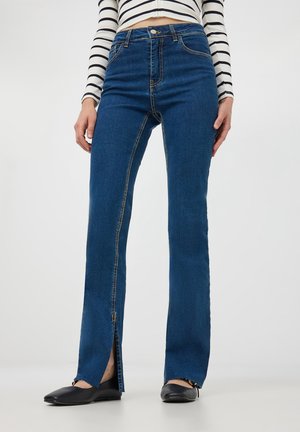Terranova CON SPACCO - Jeans slim fit - blu denim medio