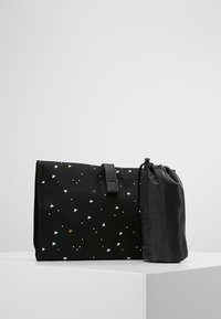 Kidzroom DIAPERBAG - Previjalna torba - black