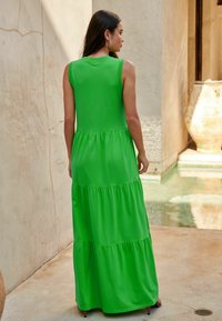 Next SLEEVELESS CREW NECK TIERED STANDARD - Maxi šaty - light green