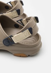 Crocs ALL TERRAIN - Sabots - khaki/multi-coloured