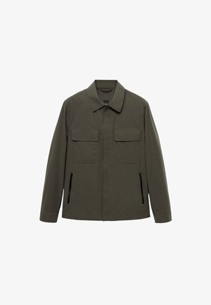 Olivnozeleni jopič s ovratnikom, dvema prsama žepoma in dvema stranskima žepoma na zadrgo. Gladka tekstura s strukturirano silhueto.