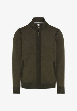 Maglione a zip di colore verde oliva scuro, realizzato in maglia, con colletto, polsini e orlo a coste e due tasche laterali.