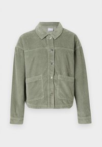 Giacca in corduroy verde chiaro con maniche lunghe, chiusura con bottoni, due grandi tasche frontali e colletto classico su uno sfondo semplice.