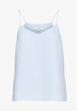 Lichtblauw hemdje met dunne verstelbare bandjes, een V-vormige halslijn en een gladde, vloeiende stof met een licht losse pasvorm.