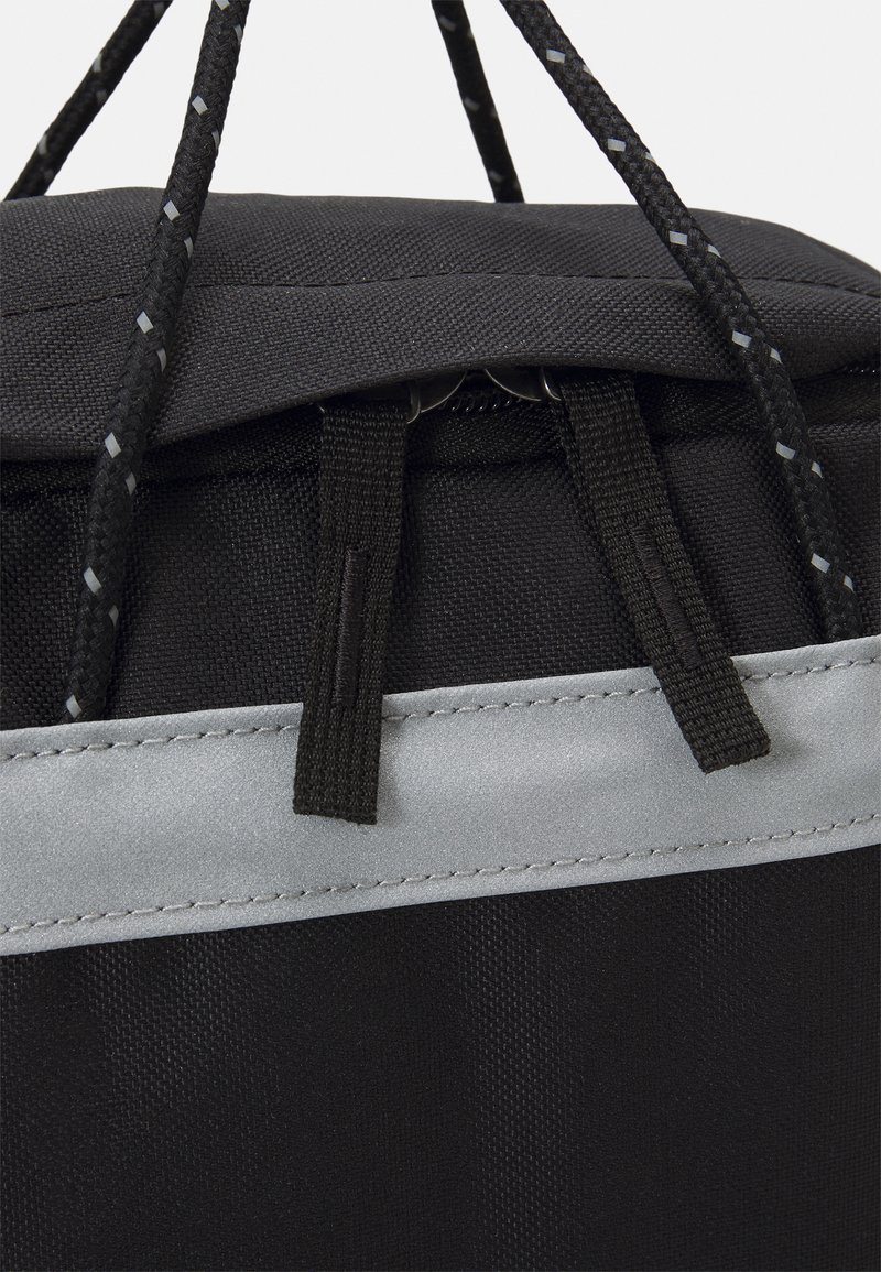 Kinder Rucksäcke | Nike Sportswear TANJUN UNISEX Tagesrucksack black/white/schwarz - QQ83800 Kinder Rucksäcke | Nike Sportswear TANJUN UNISEX Tagesrucksack black/white/schwarz - QQ83800