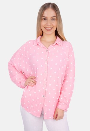 Rosa Hemd mit Knöpfen aus strukturiertem Stoff, mit weißen Herzmustern, einem Kragen und langen Ärmeln mit elastischen Bündchen.