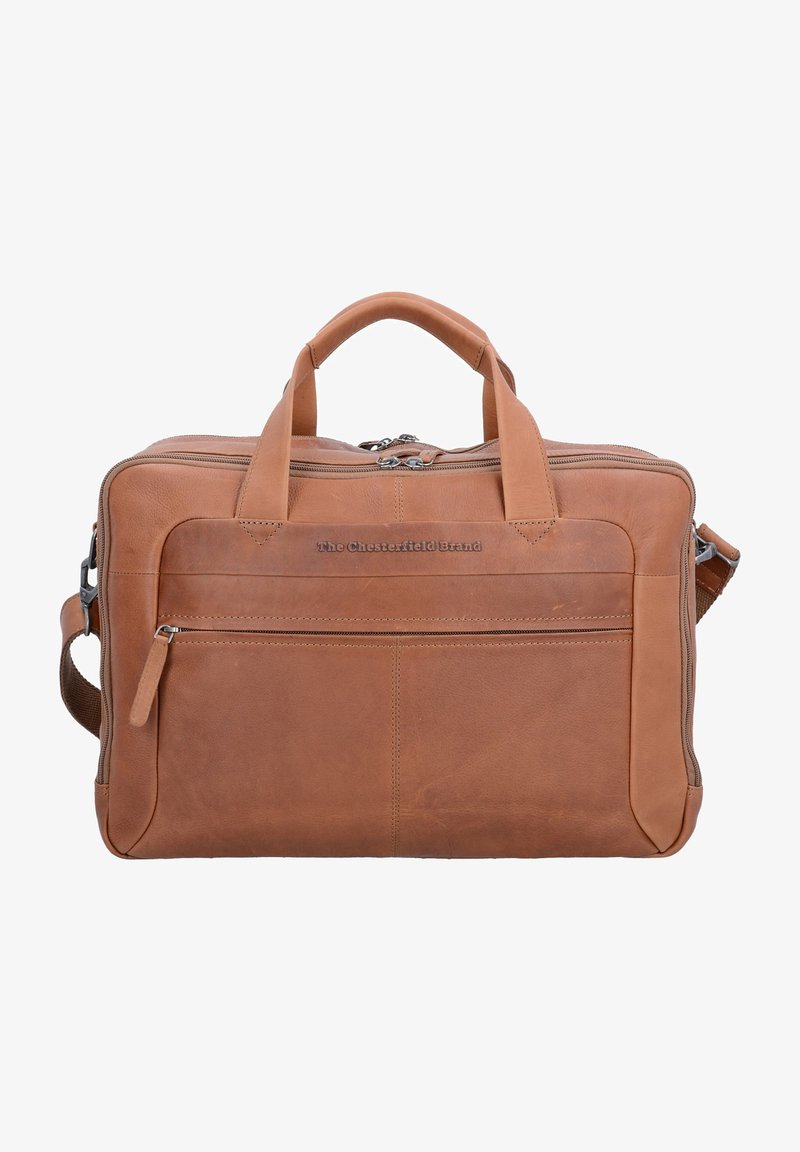 Bolso de laptop de cuero marrón con dos asas superiores, un bolsillo con cremallera en la parte frontal y un cierre con cremallera. Presenta una textura suave y detalles de costura sutiles.