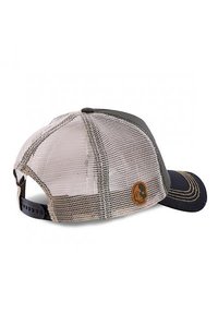 Baseballmütze mit Mesh-Rücken, dunklem blauen Schirm, khakifarbenem Mesh und einem runden Logopatch an der Seite. Verstellbarer Riemen hinten.