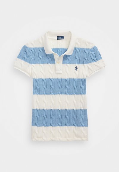 Πολό μπλούζα με πλεκτή υφή, με οριζόντιες ρίγες σε ανοιχτό μπλε και λευκό. Διαθέτει κλασικό γιακά και μικρό λογότυπο στο στήθος.