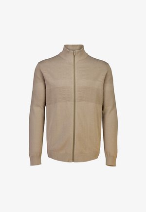 Beige zip-up gebreide trui met hoge kraag, getextureerde horizontale strepen, geribbelde manchetten en zoom, gemaakt van zacht materiaal.