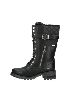 Stivale militare nero fino al polpaccio con allacciatura frontale, cerniera laterale, polsino superiore trapuntato, fibbia decorativa e tacco basso a blocco.