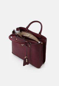 Guess MERIDIAN GIRLFRIEND SATCHEL - Kézitáska - burgundy