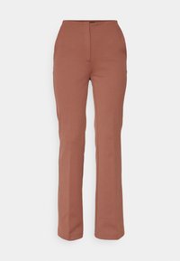 Pantalon marron droit avec une texture subtile et une fermeture frontale dissimulée.