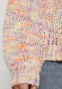 Vero Moda Petite Neuletakki - off-white