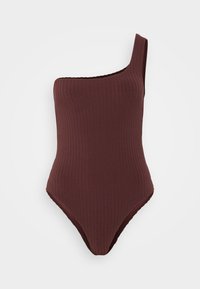 Bañador de un hombro en tejido acanalado de color burdeos oscuro, con una textura suave y un escote inclinado con sutiles detalles en forma de ondas.