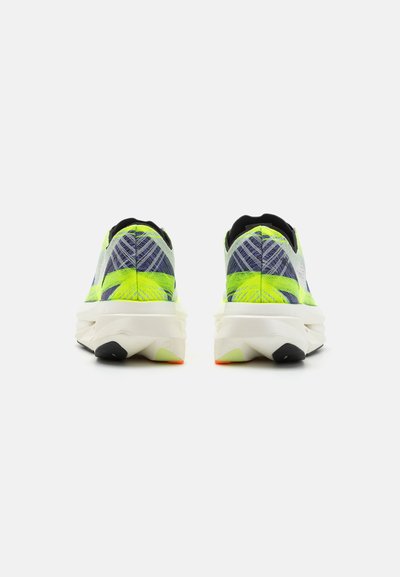 adidas by Stella McCartney PRIME STRUNG - Katujuoksukengät - linen green/collegiate purple/off white