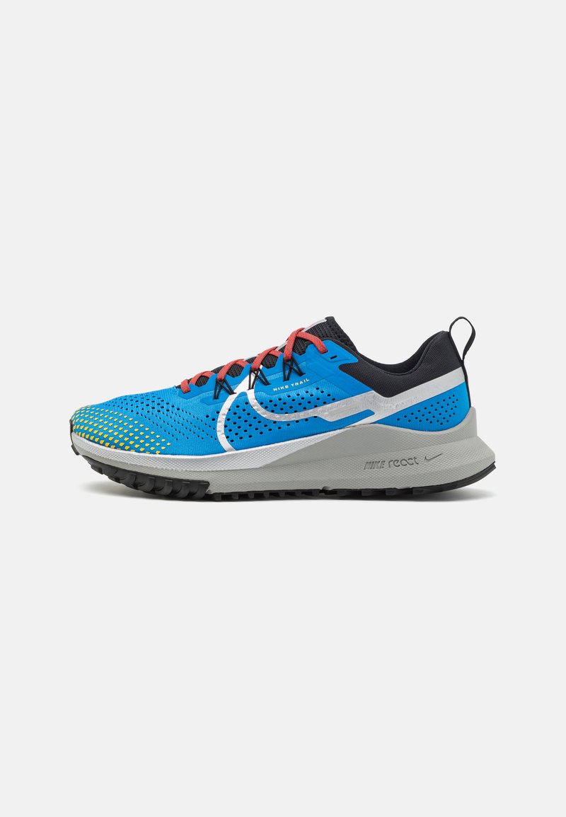 nike performance pegasus