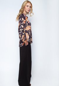 Emily van den Bergh Blouse - chocolate fowers