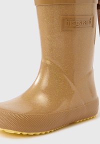 Vajszínű gumi esőcsizma finom arany csillogással, mintázott talppal és a "bisgaard" logóval dombornyomva a felsőrész oldalán.