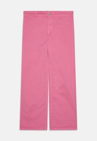 Pantalons larges roses en coton, avec fermeture à bouton, passants de ceinture et ourlets droits, sans motifs ni accents supplémentaires.