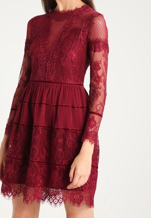 Cocktailjurk - bordeaux