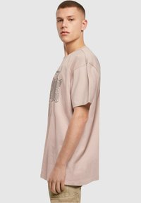 MJ Gonzales METAMORPHOSE - Printtipaita - duskrose