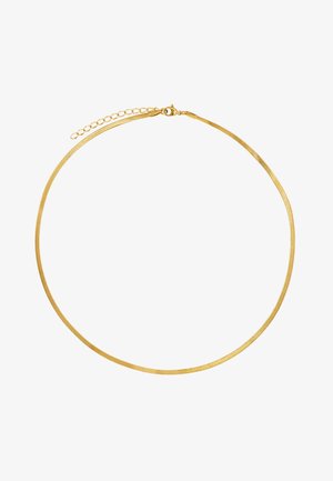 Collier doré au design plat et flexible. Il présente une texture lisse, un profil mince et une chaîne ajustable pour un réglage de longueur.
