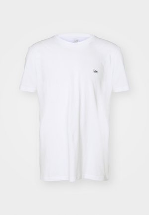 Weißes Baumwoll-T-Shirt mit kurzen Ärmeln, das ein kleines, gesticktes schwarzes "Lee"-Logo auf der linken Brust zeigt. Einfaches, klassisches Design.